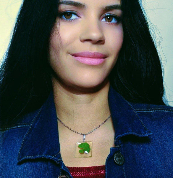 Four Luck: Real 4 leaf clover pendant chain necklace - Nature's Lure