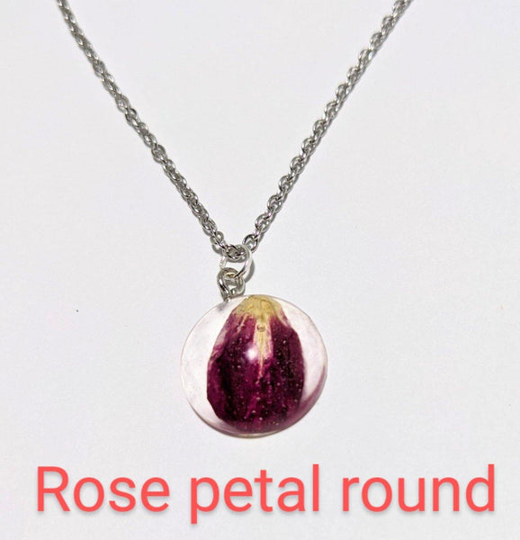 Pure Simplicity: Minimal golden or silver colored chain handmade pendant necklace - Nature's Lure