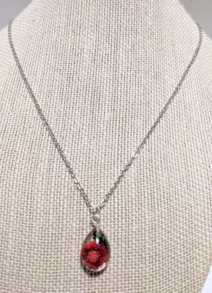 Pure Simplicity: Minimal golden or silver colored chain handmade pendant necklace - Nature's Lure