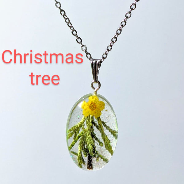 Holiday Joy: Holiday themed pendant chain necklace