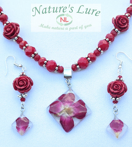 Rose necklace and earrings made with Red rose flower resin pendant and beads: Rouge AmorII - Nature's Lure