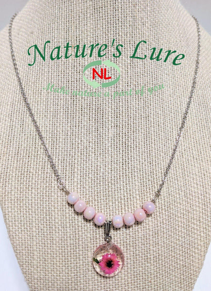 Simplicity Plus: Chain necklace with supported flower embedded pendant - Nature's Lure