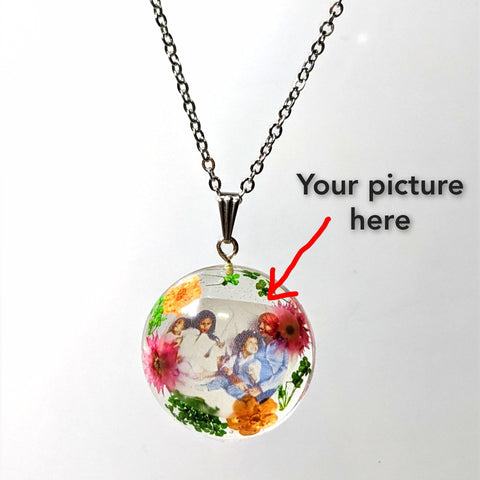 Precious Pose: Personalized picture pendant chain necklace - Nature's Lure